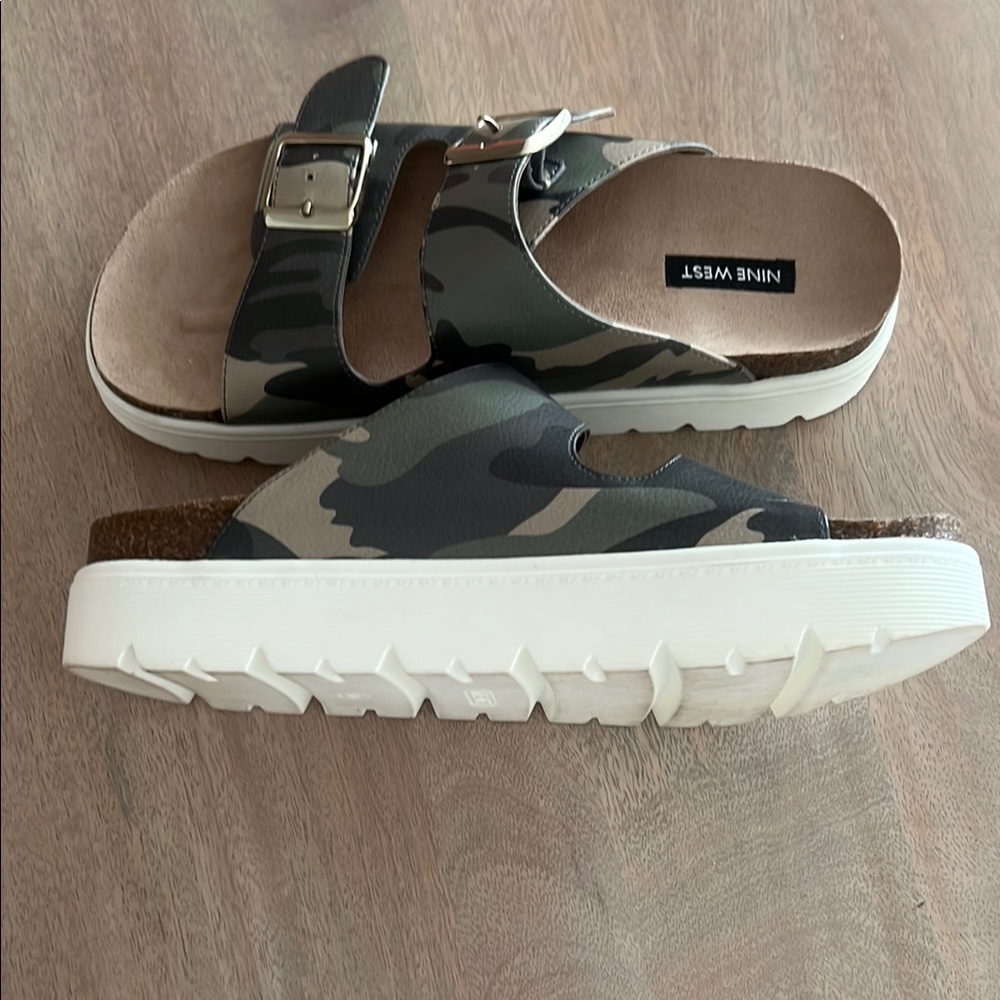 Medium Green Simplee3 Sandals